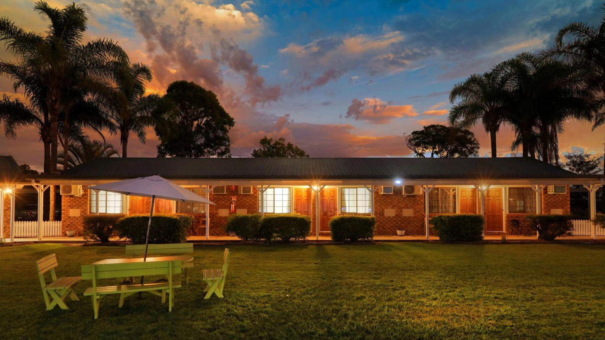 Koorawatha Homestead Motel Bororen Exterior photo